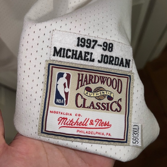 Hardwood classics authentic Michael Jordan jersey - Picture 3 of 3